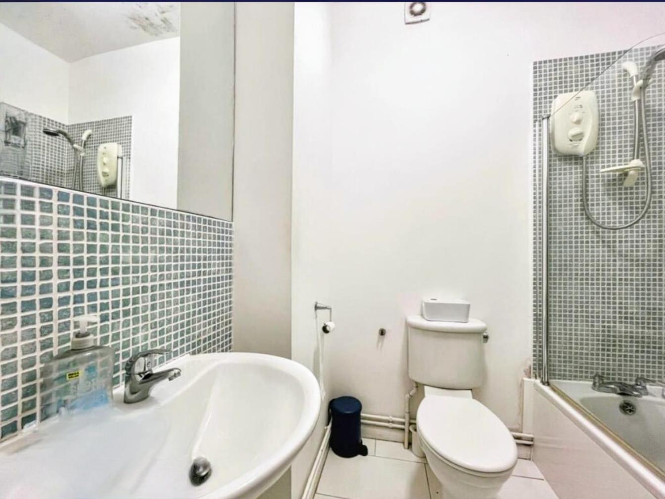 Stones Throw From The Beach - Stunning Sea View Портсмът Екстериор снимка