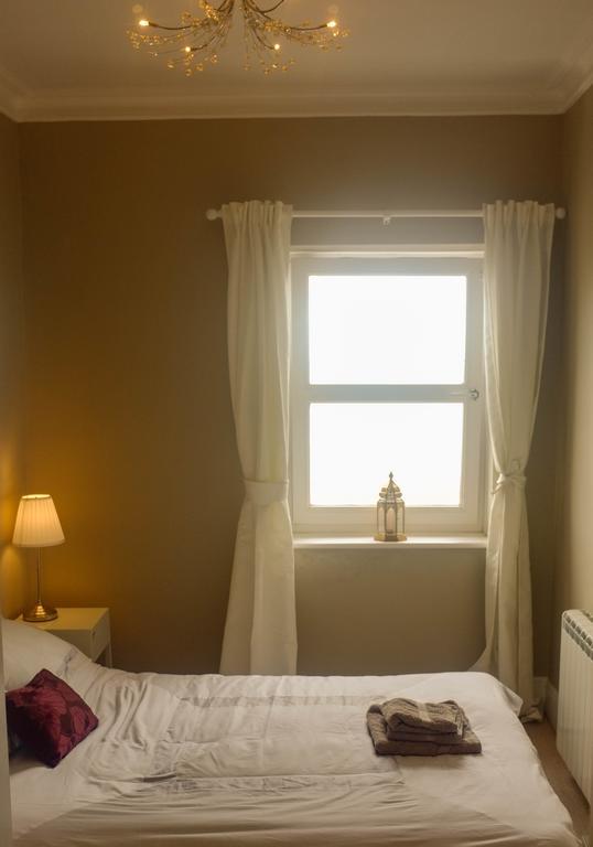 Stones Throw From The Beach - Stunning Sea View Портсмът Екстериор снимка